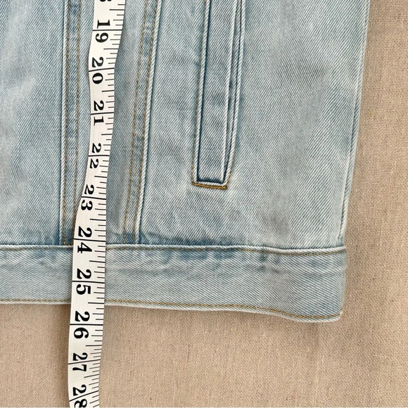 Forever 21 Distress Light Wash Blue Denim Jacket Size Medium - Picture 8 of 9